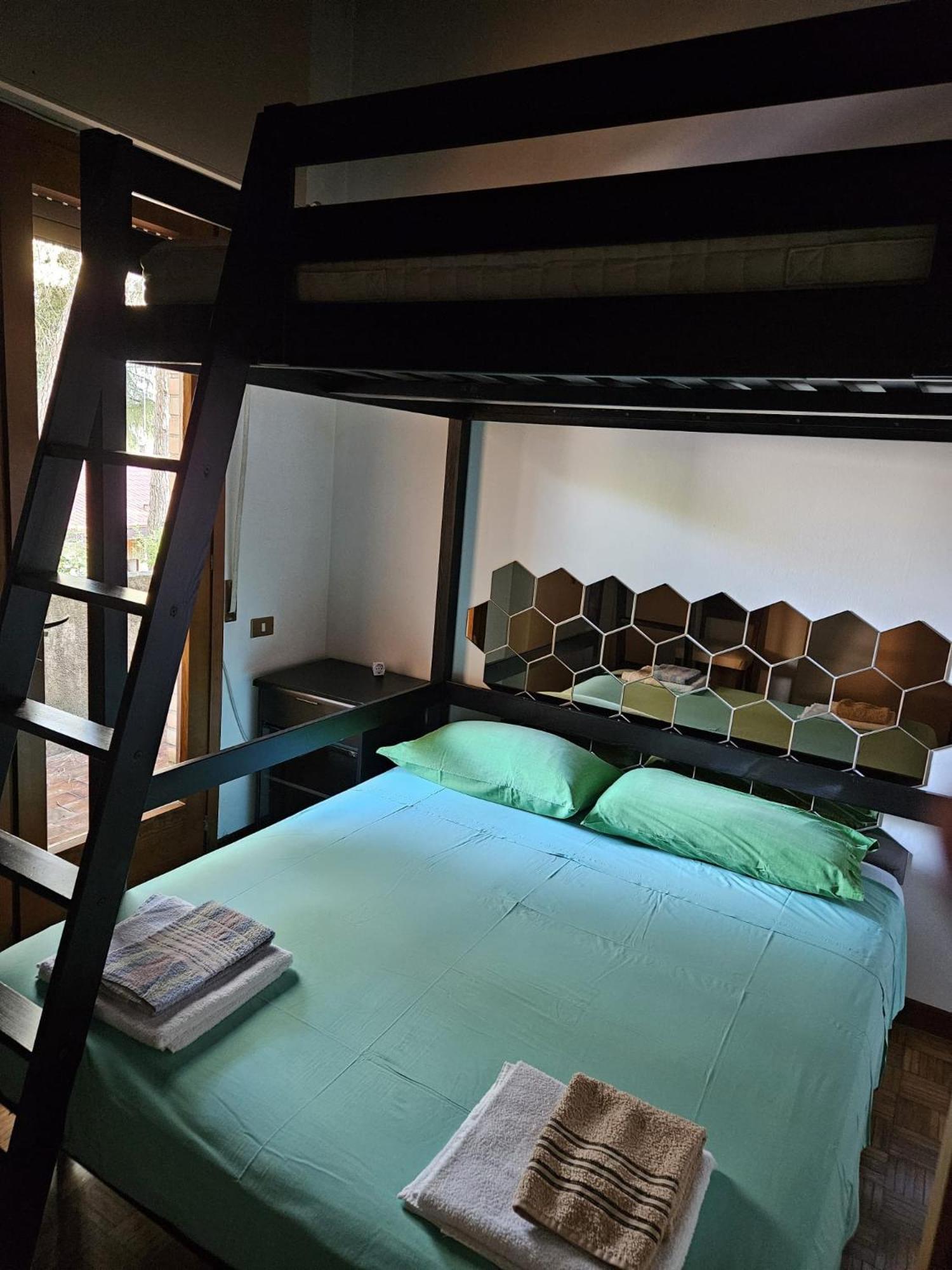 Villa A Schiera Raffinata Con Giardino Lignano Sabbiadoro Eksteriør billede